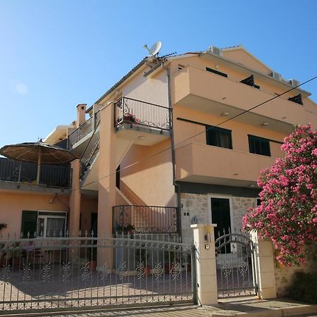 Guest House Lorenta Водице Екстер'єр фото