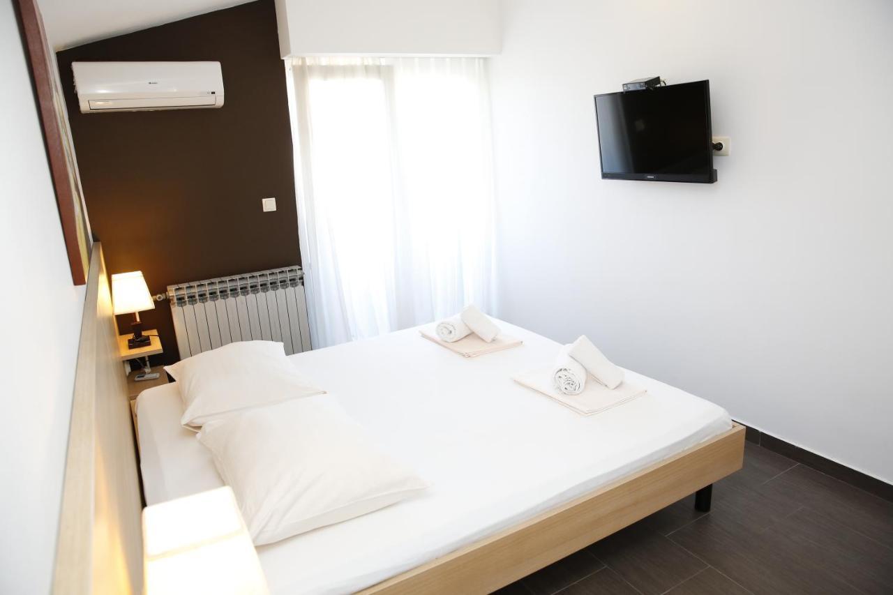 Guest House Lorenta Водице Екстер'єр фото