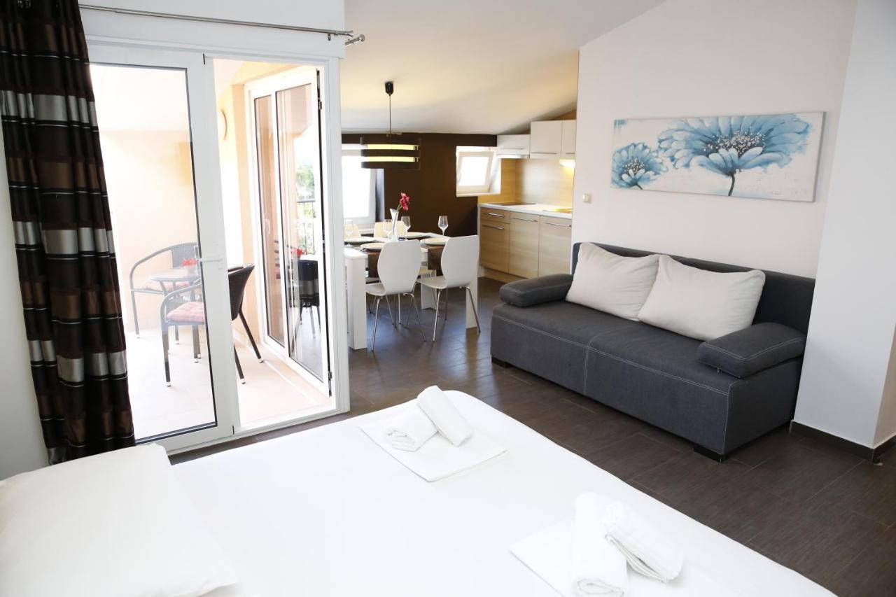 Guest House Lorenta Водице Екстер'єр фото