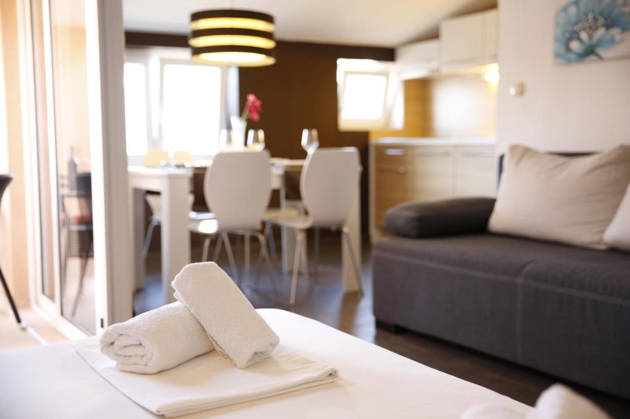 Guest House Lorenta Водице Екстер'єр фото