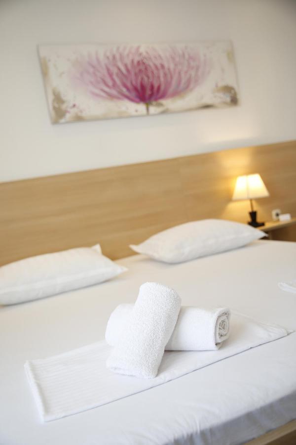 Guest House Lorenta Водице Екстер'єр фото