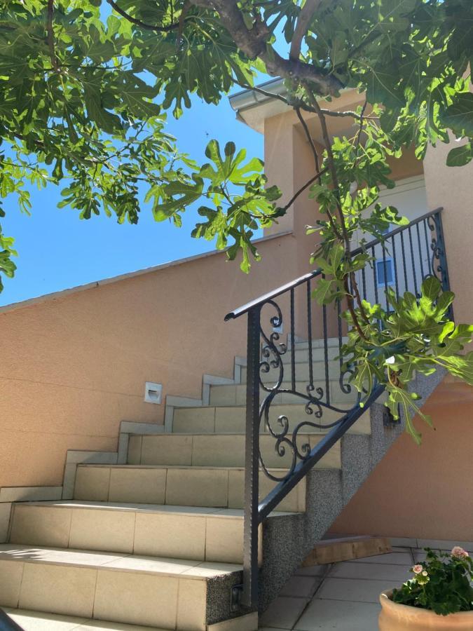 Guest House Lorenta Водице Екстер'єр фото