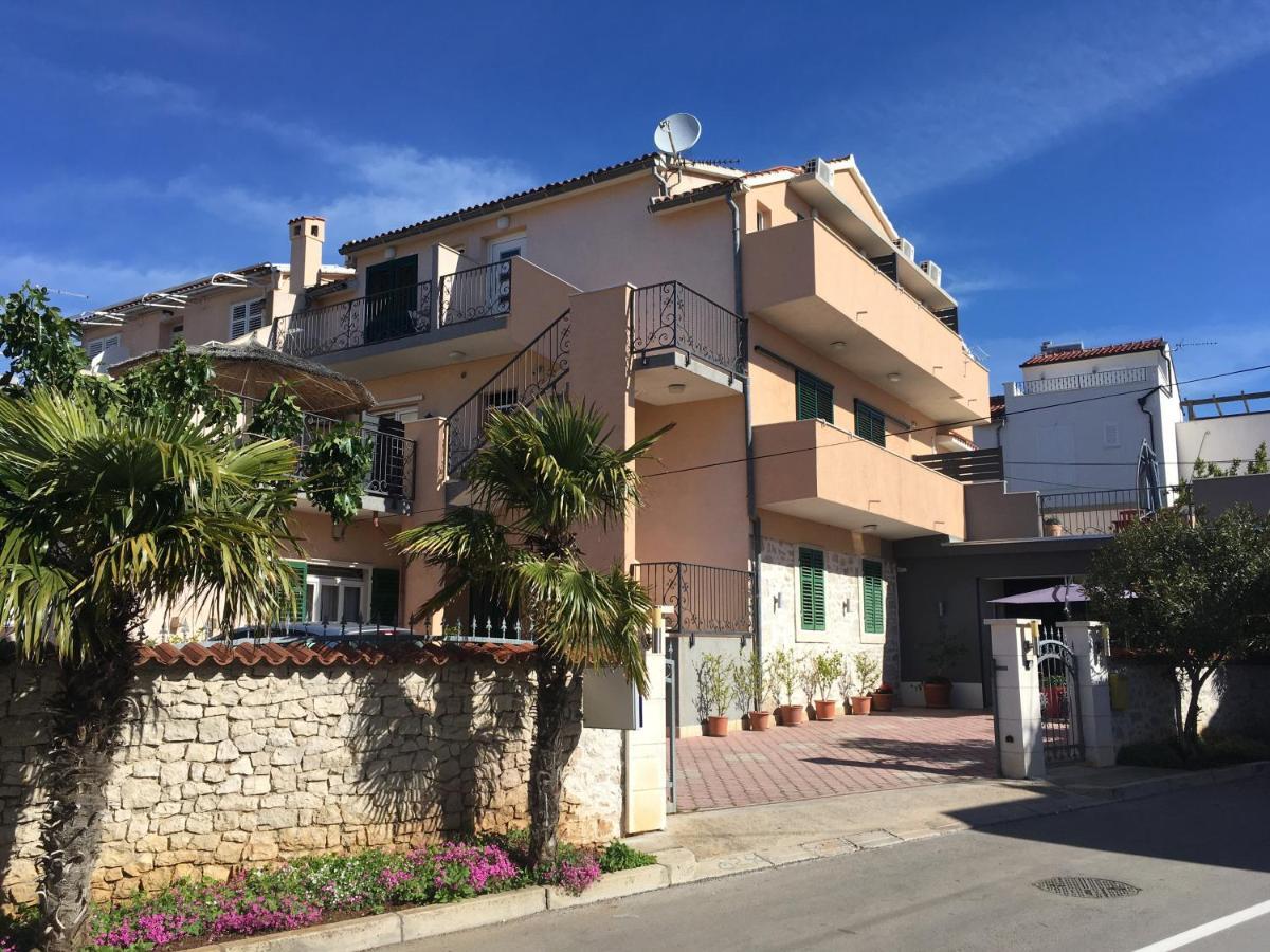 Guest House Lorenta Водице Екстер'єр фото